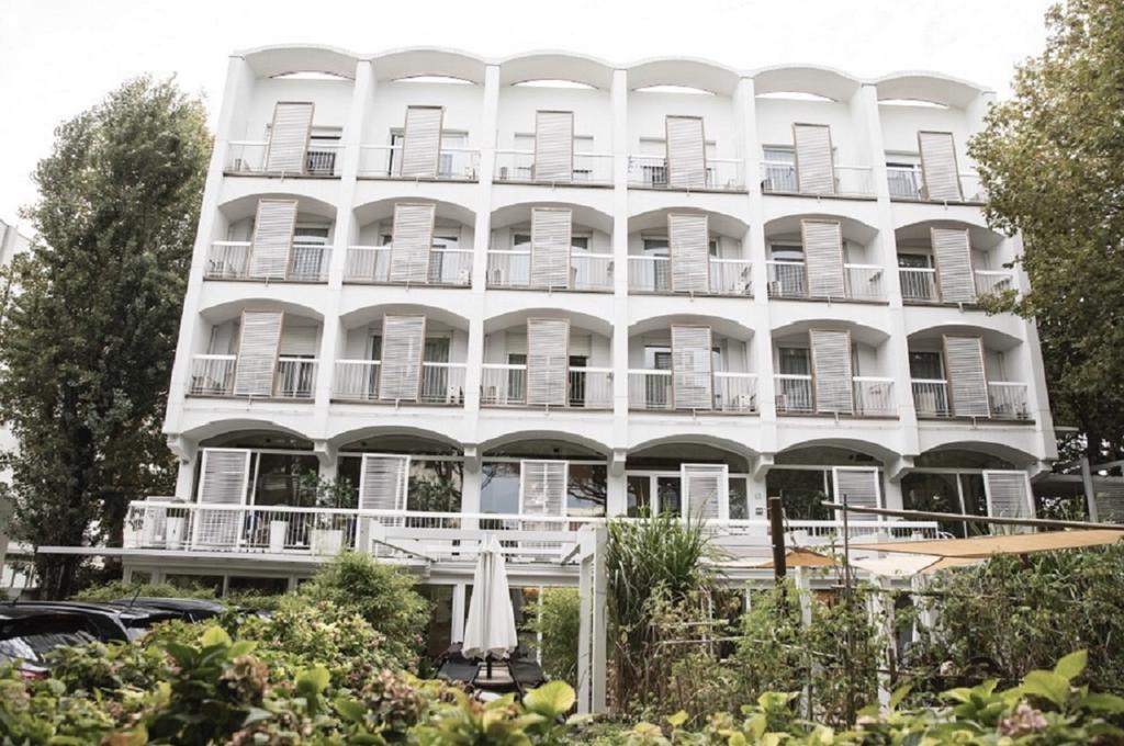 Hotel Saraceno Resort With Private Beach 밀라노마리티마 외부 사진